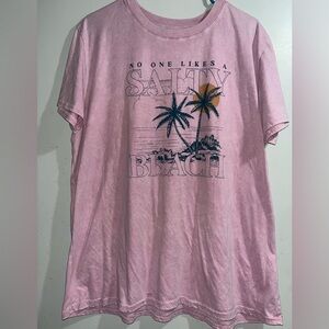Maurices ‘Noone likes a salty beach’ Light Pink Casual Tee